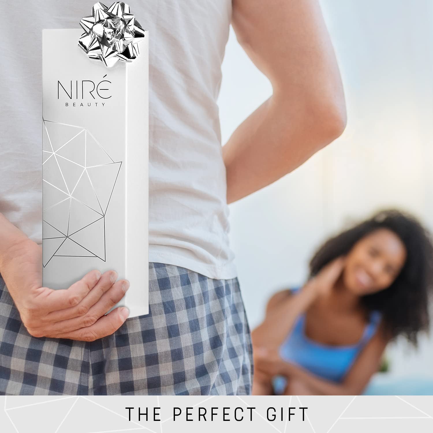 Niré Beauty 15-Piece Award-Winning Vegan Professional Makeup Brush Set with Case, Makeup Sponge, Brush Cleaner, Guide, and Gift Box